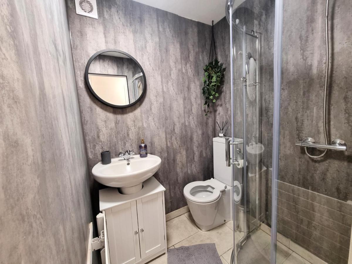 Cosy Apartment Nearby Train Station! Watford  Eksteriør bilde